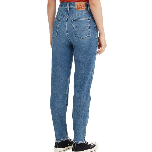 Levi’s High Rise Mom Jeans in color Medium Indigo. - Picture 6 of 6